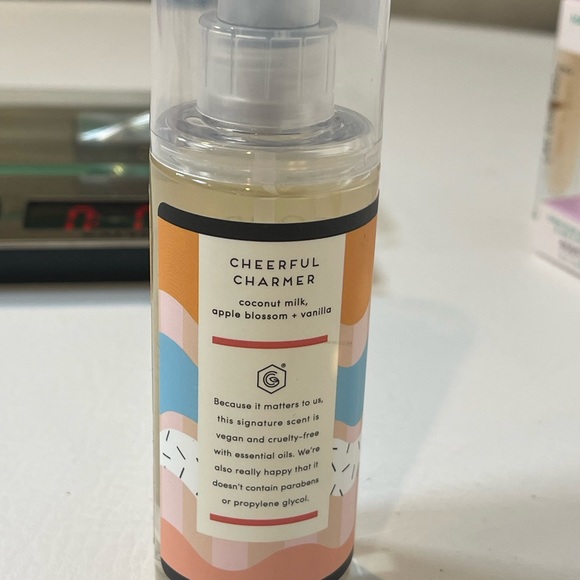 Tory Burch Perfume, Charcoal Peel Off Mask, Hand Cream & Nail File, Body Spray - Picture 8 of 15